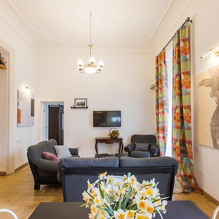 New Apartment On Rustaveli Avenue 第比利斯 外观 照片