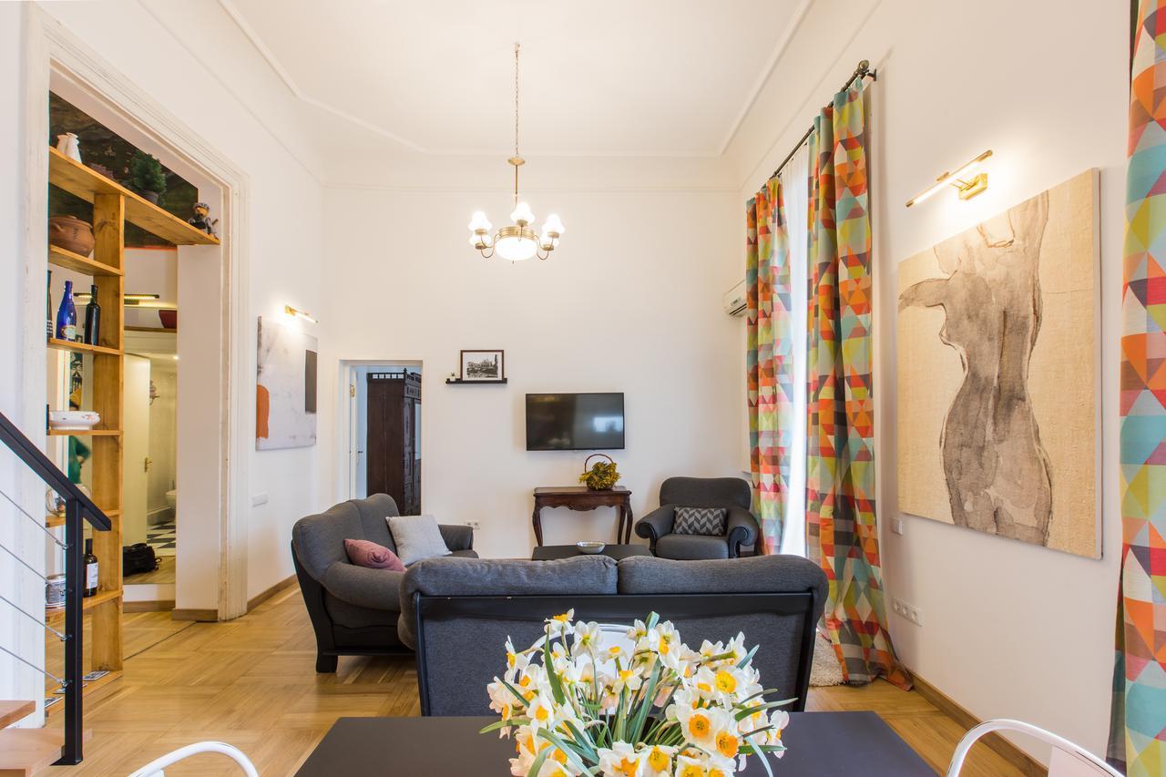 New Apartment On Rustaveli Avenue 第比利斯 外观 照片