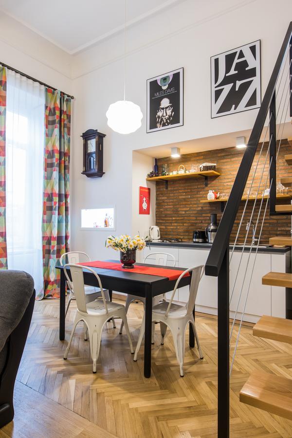 New Apartment On Rustaveli Avenue 第比利斯 外观 照片
