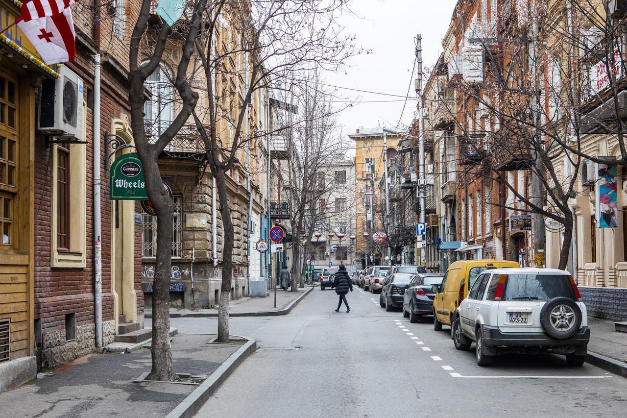 New Apartment On Rustaveli Avenue 第比利斯 外观 照片